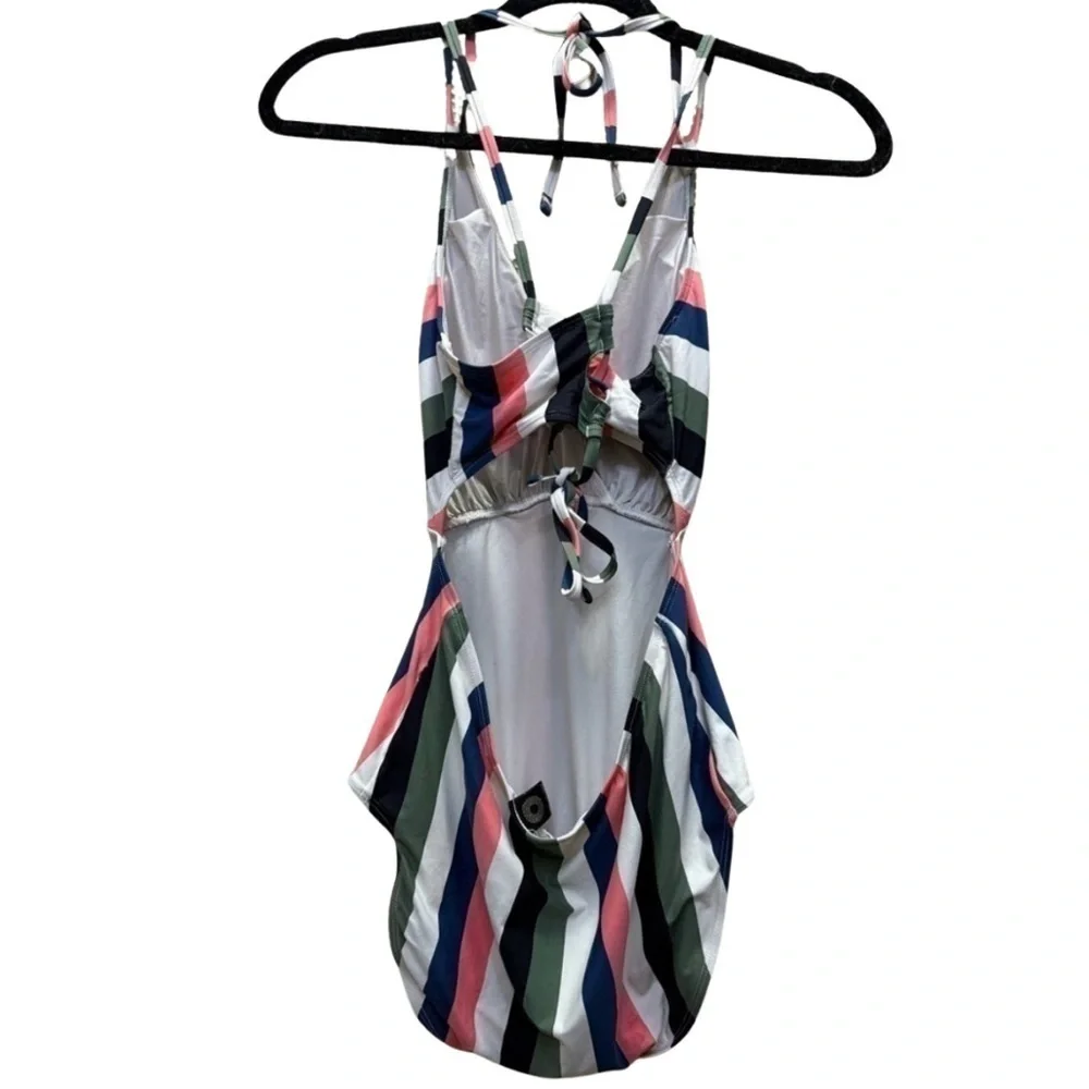 sunn lab swim •gently worn